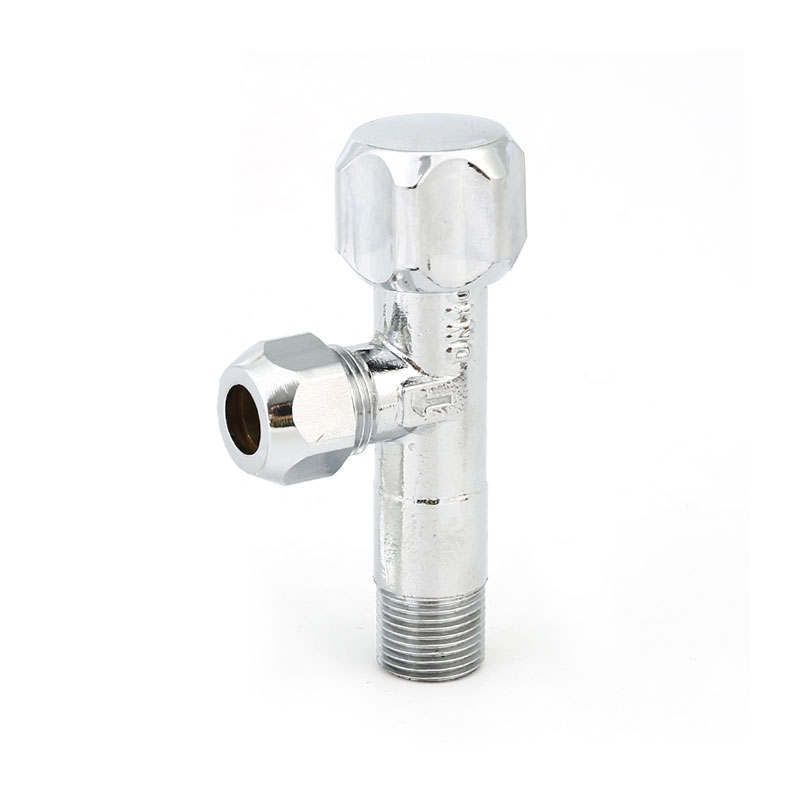 Eckventil aus Messing mit Wandabdeckung AMT-5028